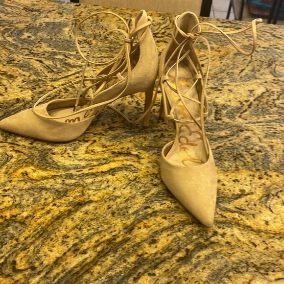 NWOB Sam Edelman,💯% genuine/leather suede,4” heel, almond shade,pictures below. - Picture 6 of 11